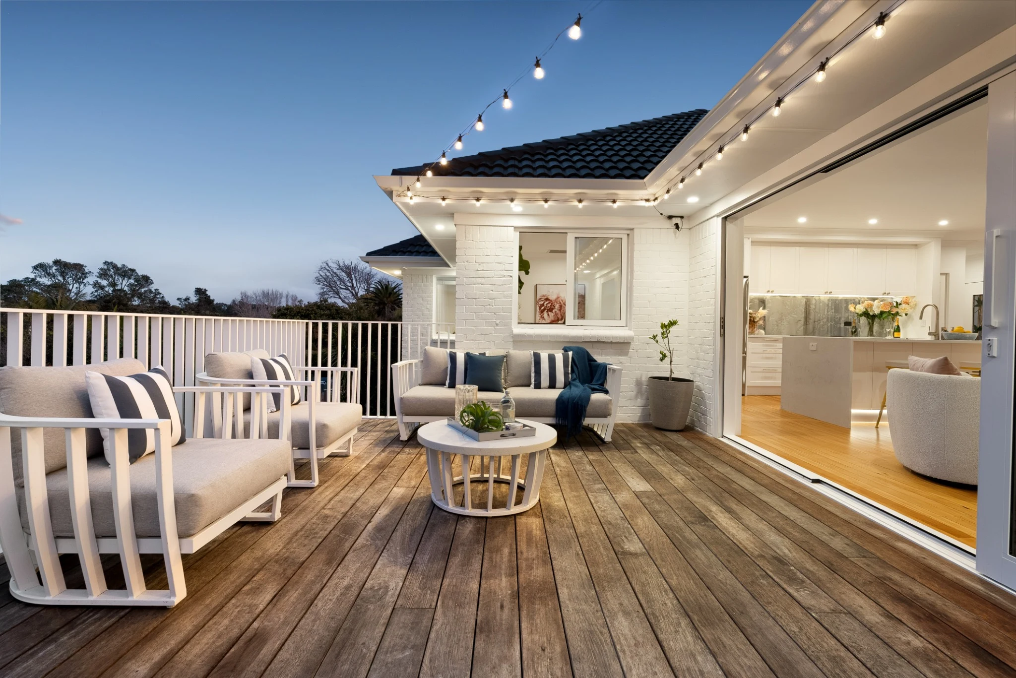 The outdoor entertaining deck at 33 Sale Street, Cockle Bay